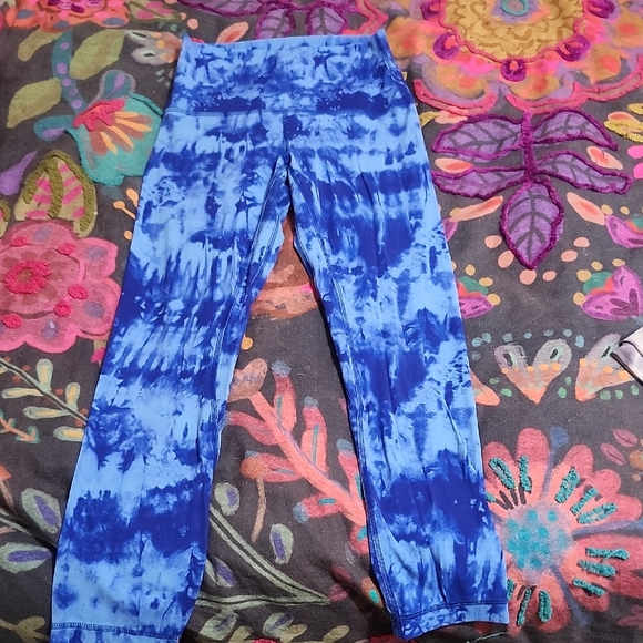 lululemon athletica Pants - Two Toned Blue Tye Dye Lululemon Align Leggings